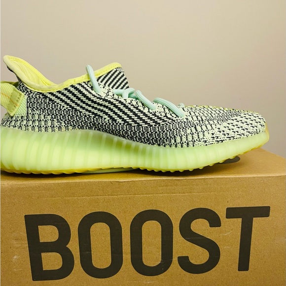 NWT Yeezy Boost sneakers - Picture 3 of 8
